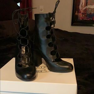 REXEY Lace Up Bootie
